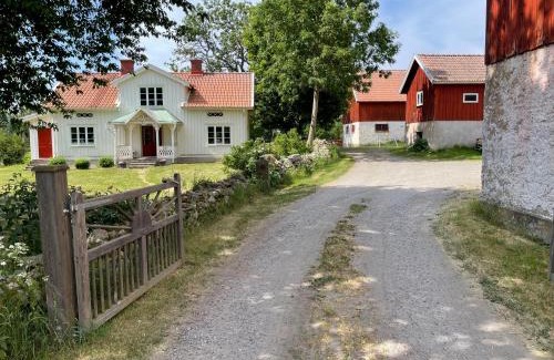 Falkoping House | Backgårdens Timmerstuga