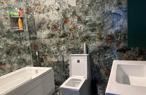 Sabayil House | Badamdar villa with pool and sauna