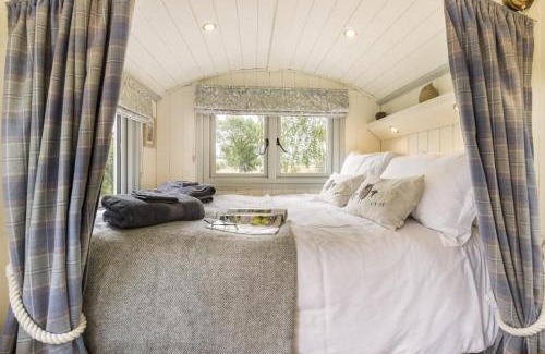 Brampton Bryan House | Badger Hut