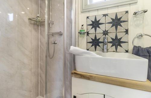 Brampton Bryan House | Badger Hut