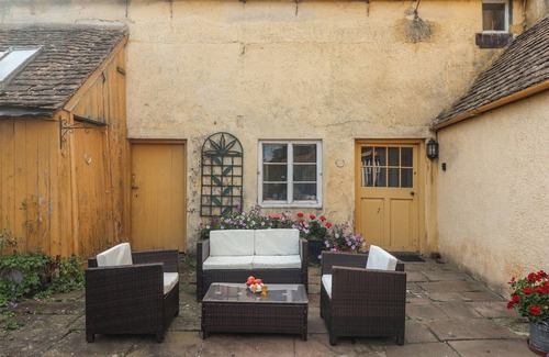 Badminton House | BADMINTON FARM COTTAGE, family friendly in Acton Turville