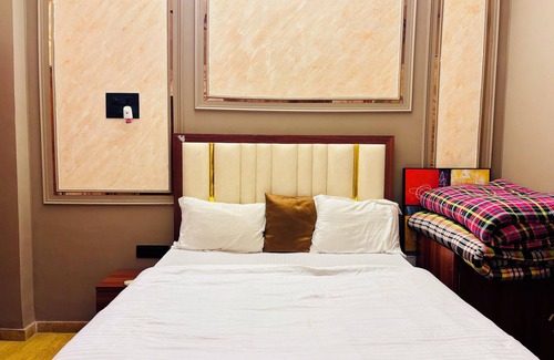 Kune Village Hotel | Bailey's Castle Villa