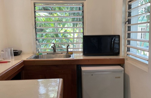 West End Cottage | Bak A Yaad Timberland Cottage