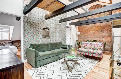 Latin Quarter Apartment | Bakan - Quartier des Spectacles