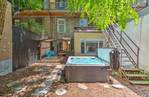 Latin Quarter Apartment | Bakan - Quartier des Spectacles