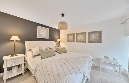 Shaftesbury House | Bakers Cottage