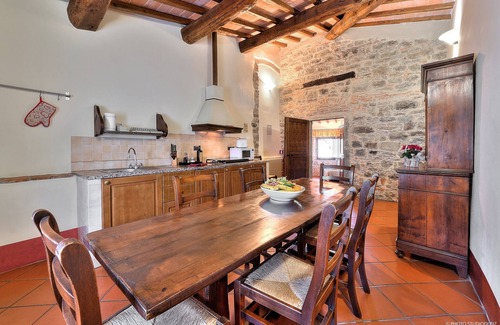 Loro Ciuffenna Apartment | "Baldacchini" farmhouse apt, swimming pool, pvt garden, stunning view, peaceful