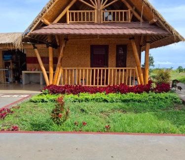 Bayan Cabin | Bale Gantar