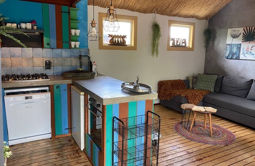 Vijfhuizen House | Bali Guesthouse near Amsterdam, Haarlem and Schiphol with Jacuzzi