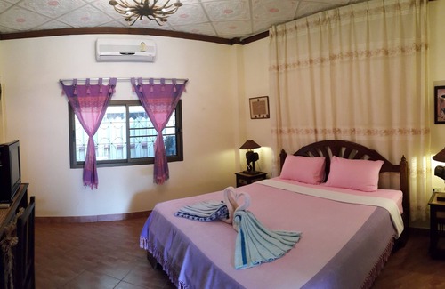 Rayong House | Bali House 19 to 1 double bed
