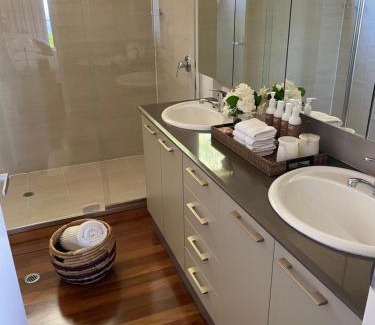 Balmoral Ridge House | Balmoral 575