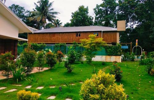 Thattekkad Bed & Breakfast | Bamboo Suite at Merlys Fruit Garden