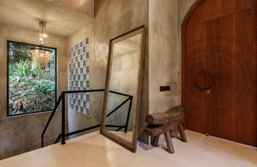 Petulu Villa | Bamboolina Jungle Villa - A Unique Retreat with Artistic Charm with River Access