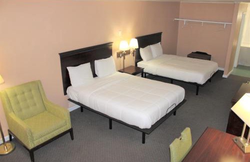 McCormick Hotel | Bar-Mel Inn