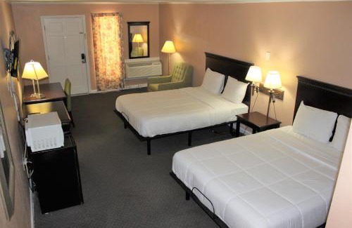 McCormick Hotel | Bar-Mel Inn