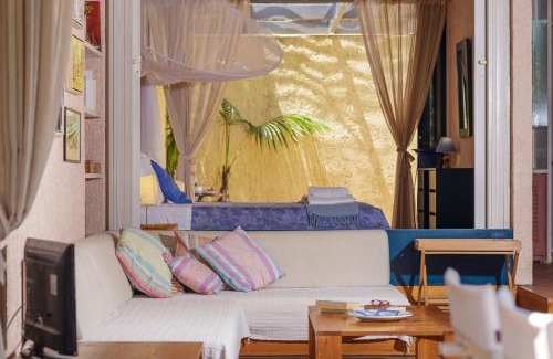 Barbati House | Barbati Beach Art House