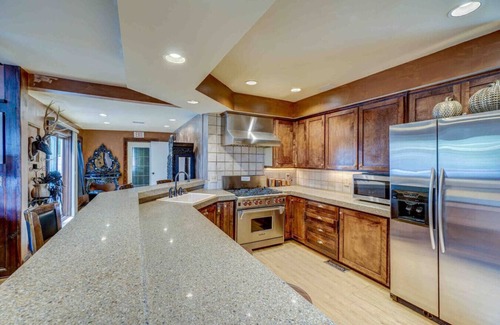 Hudson House | Barbiecore Castle Vibe’n in DT Hudson