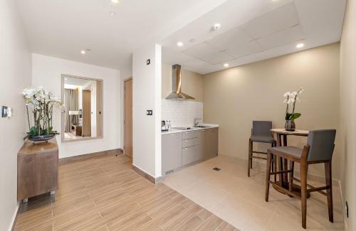 Manama Hotel | Barcelo Hotel & Residences, Bahrain