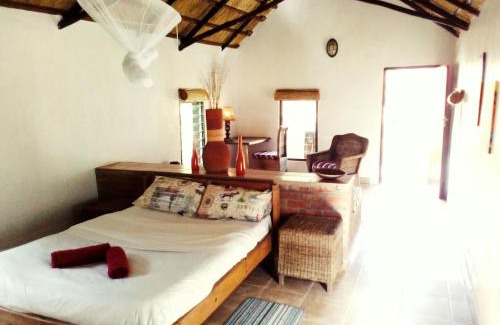 Chitedze Cabin | Barefoot Lodge and Safaris - Malawi
