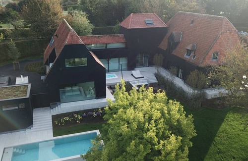 Sint-Laureins-Berchem House | Barefoot to luxury and warmth