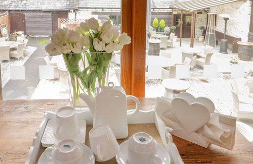 Nantgarw Apartment | BARN APARTMENT 1, romantic, luxury holiday cottage in Cardiff