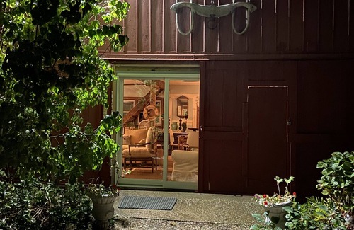 Cutchogue House | Barn Luxury Living in Town Center Near Public Golf Course