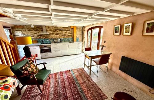 Moone Apartment | Barn Retreat with Mountain Views