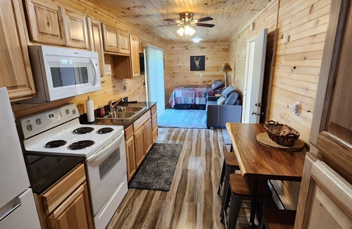 Luther House | BARNDOMINIUM "Knotty Pines Cabin", Minutes from ORV Trails.