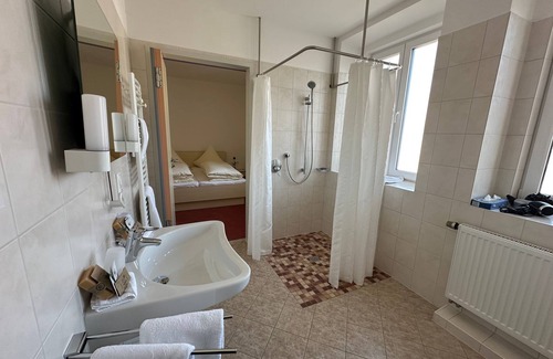 Waischenfeld House | Barrier-free double room - GER House