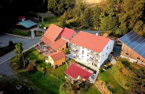 Marktrodach Apartment | Barrier-free vacation apartment - new build - with balcony and panoramic view