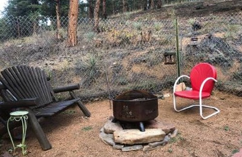 Pine Cabin | Base Camp 126 Cabin CLOSED FOR BUSINESS UNTIL MAY 2026.