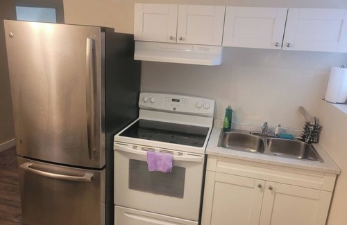 Airdrie House | Basement Suite Nest with WiFi in Airdrie