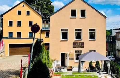 Adorf Apartment | Basic Dreibettzimmer mit Gemeinschaftsbad