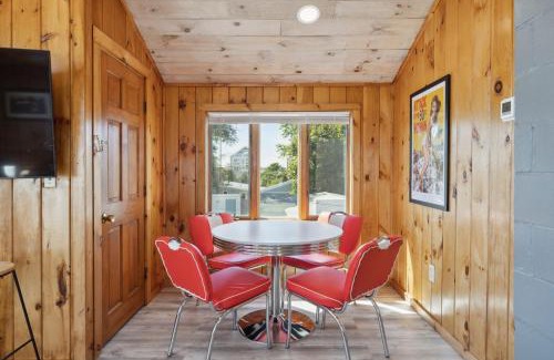 Newbury Apartment | Basin Perch Basin Views Sunsets AC Deck