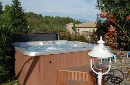 Seillans Apartment | Bastide Provençale Les Mûriers d'Engaspaty