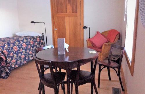 Ann Arbor Bed & Breakfast | Baxter House Bed & Breakfast and Apartment