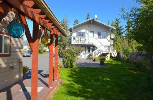 Homer Bed & Breakfast | Bay Avenue Inn