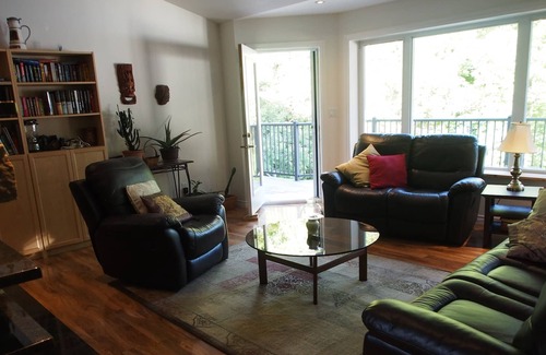 Cressy House | Bay House at Prinyers - Prince Edward County Private Waterfront