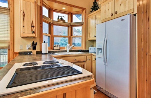 Bay Lake Cabin | Bay Lake Cabin w/200ft of Lakefront, fun deck, private dock + woodfire sauna!