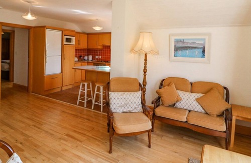 Kenmare Cottage | BAY VIEW APARTMENT, family friendly in Kenmare, County Kerry