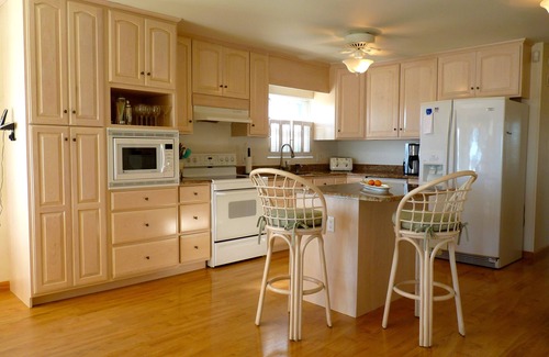 Milford House | Bayfront Cottage with Spectacular Views