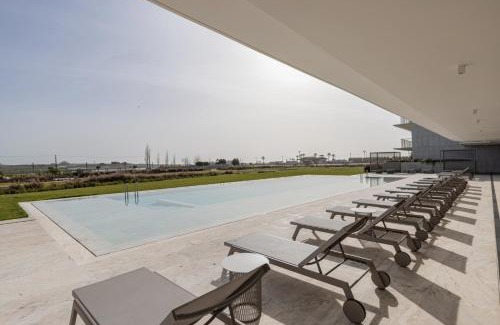 Armacao de Pera Apartment | Bayline Algarve Apt – Beachfront, Spa, Lagoon View