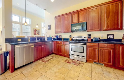 The Commons House | Bayside Resort - 36288 Sunflower Blvd