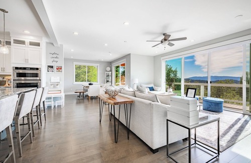 Samish Hill House | Bayview Firepit 2 Kings Playground 1200Mbp