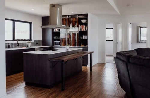 St Helens Apartment | Bayview Lodge - Views Views Views!