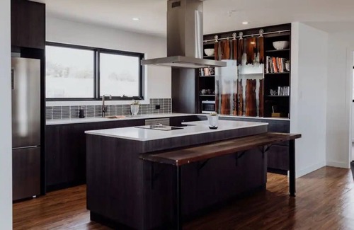 St Helens Apartment | Bayview Lodge - Views Views Views!