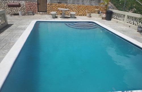 Reading House | Bayview Luxury Retreat