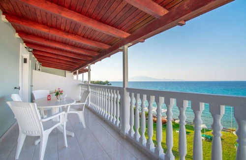 Amoudi Apartment | Baywatch 3 right on the water