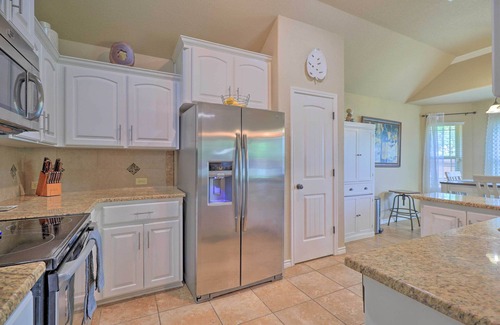 Killeen House | BBQ Ready: Harker Family Retreat w/Yard!