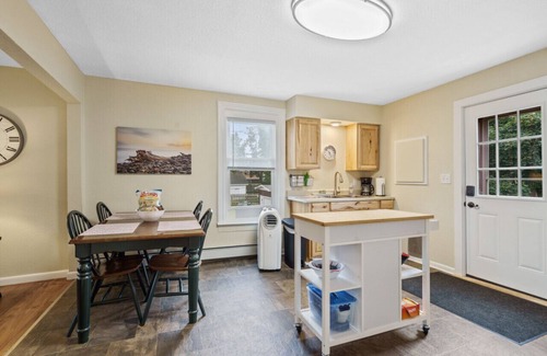 Marquette Apartment | Be a Local - Centrally Located 2BR in Downtown MQT